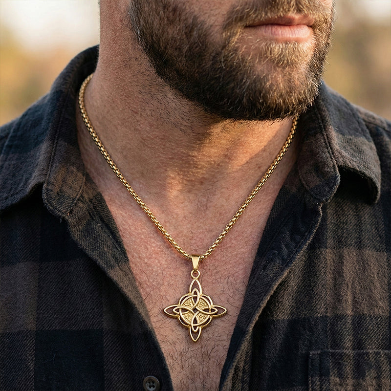 Collar para hombre con nudo celta