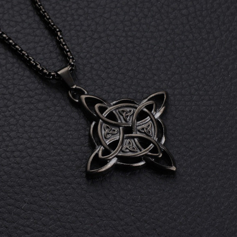 Collar para hombre con nudo celta