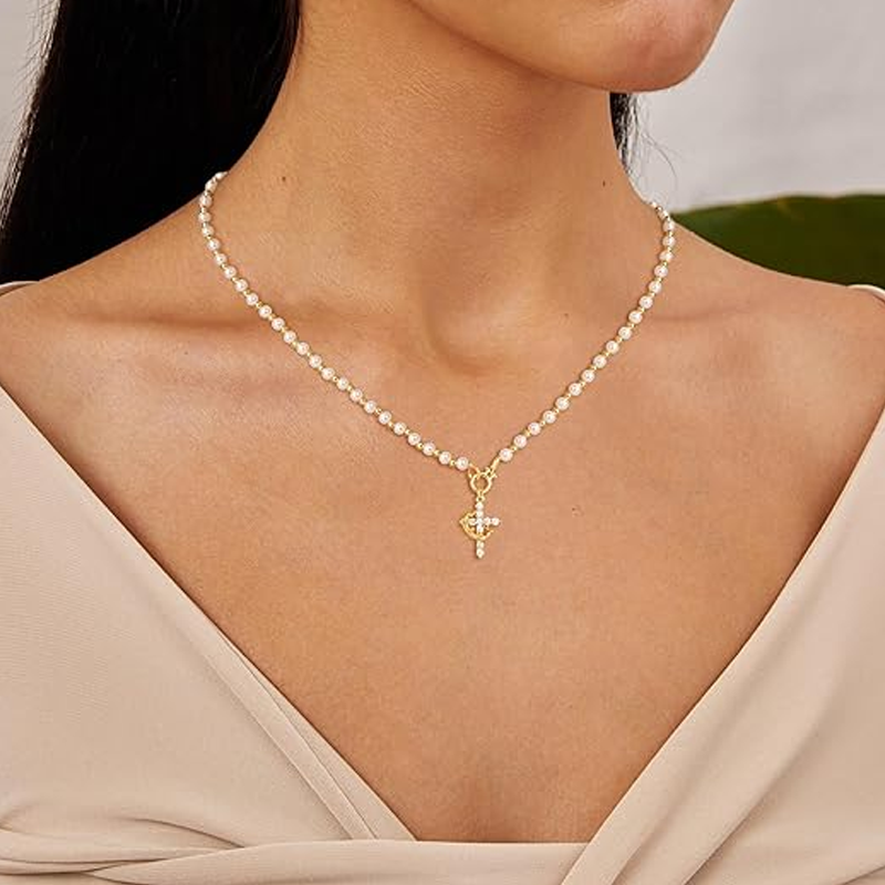 Collar de perlas de dos capas con colgante de cruz – Diseño vintage y minimalista
